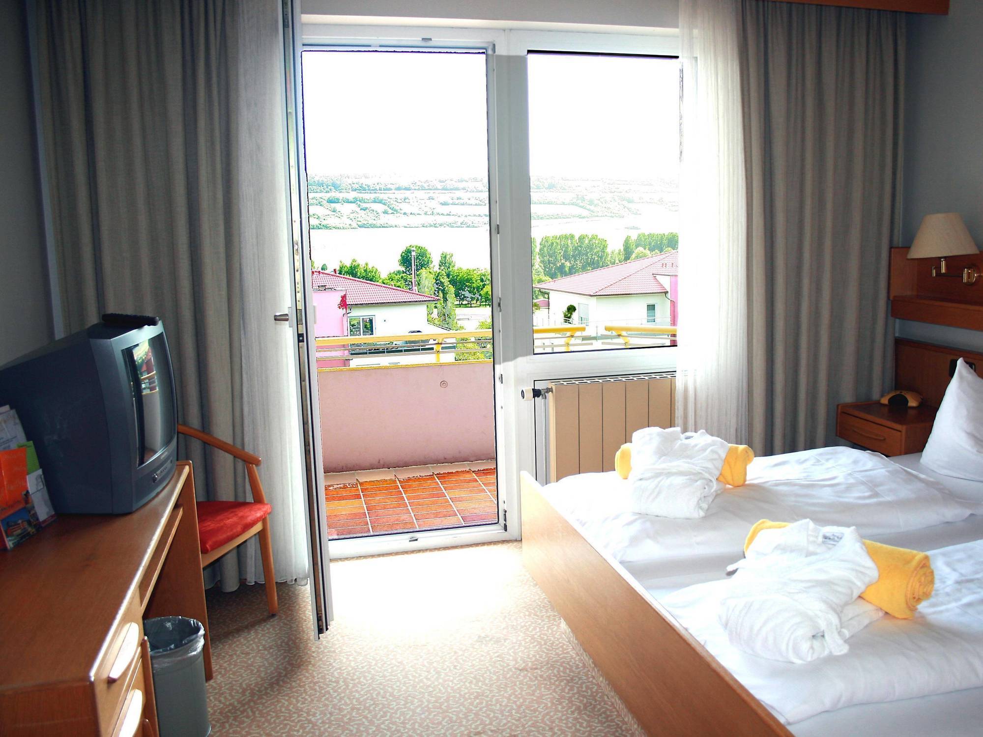 เมอร์เกนท์ไฮม์ ซาวอย โฮเทล Hotel บัดแมร์เกนท์ไฮม์ ภายนอก รูปภาพ