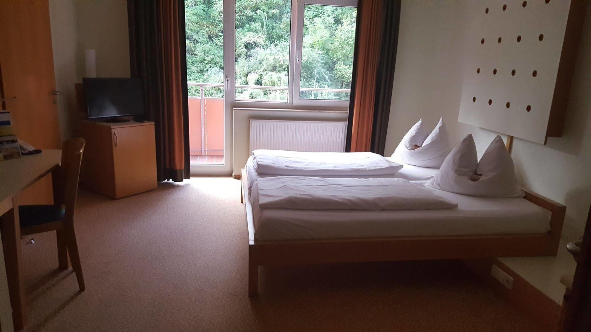 เมอร์เกนท์ไฮม์ ซาวอย โฮเทล Hotel บัดแมร์เกนท์ไฮม์ ภายนอก รูปภาพ